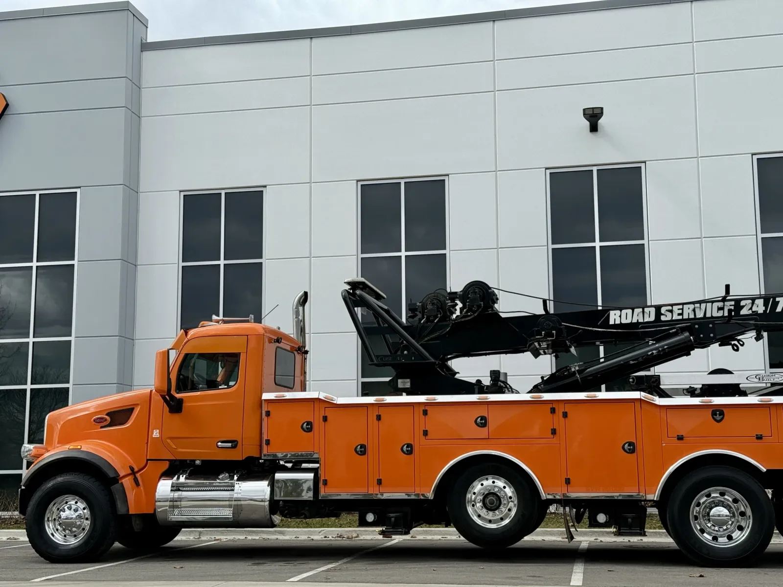 2017 Peterbilt 567 - image 8