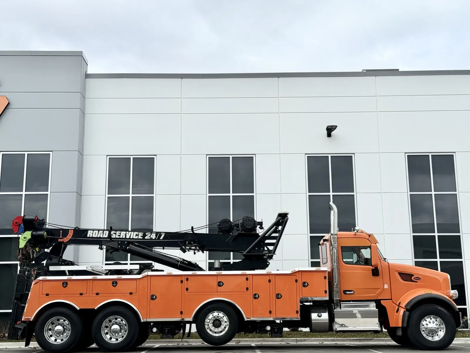 2017 Peterbilt 567 in New Lenox, IL — photo 3