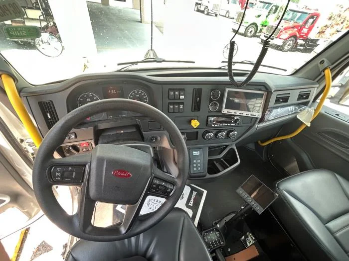 2027 Peterbilt 536 — photo 4