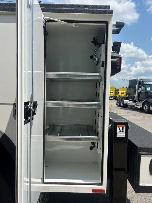 2027 Peterbilt 536 — photo 12