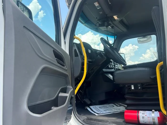 2027 Peterbilt 536 — photo 3