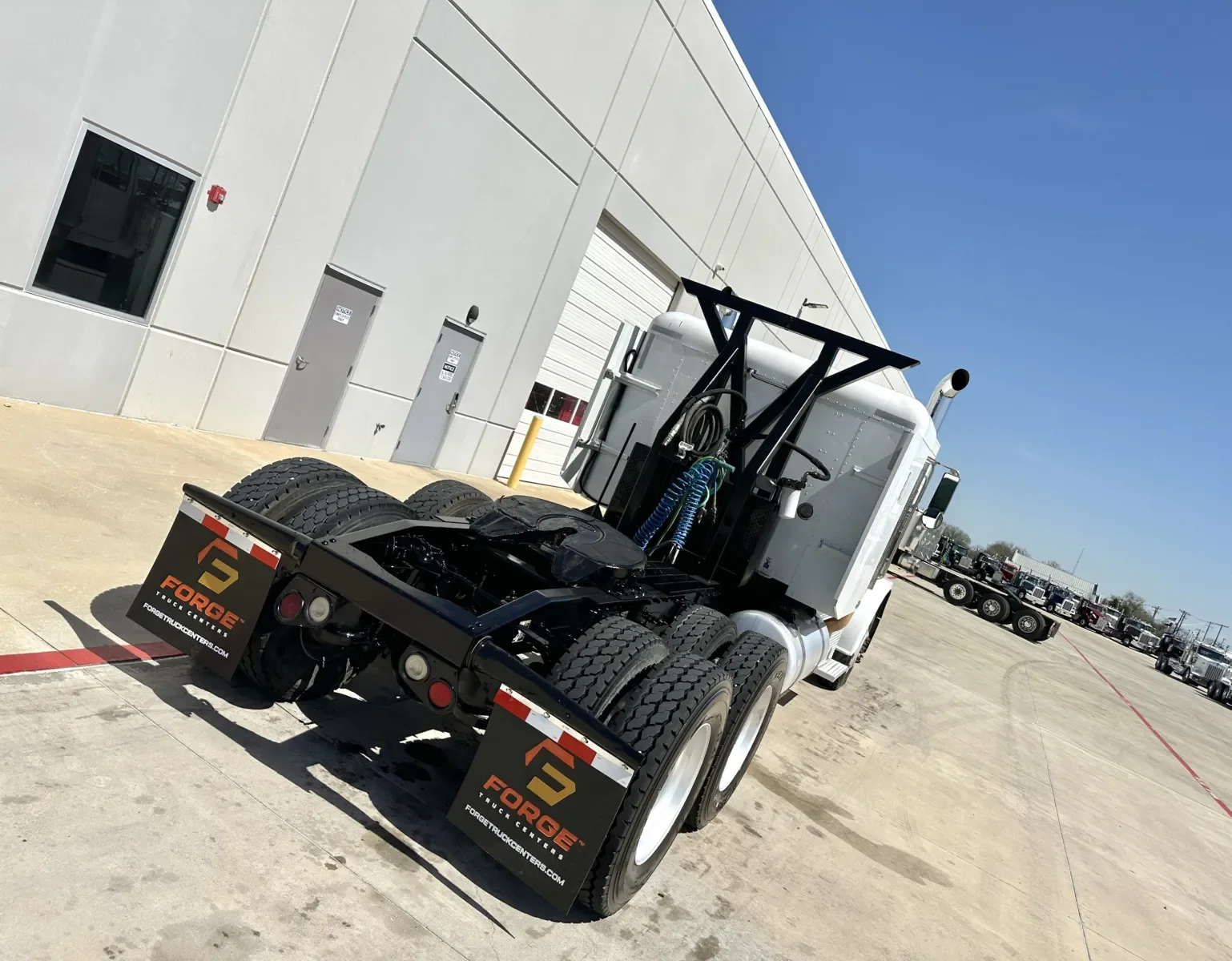 2008 Peterbilt 388 in Hutchins, TX — photo 11