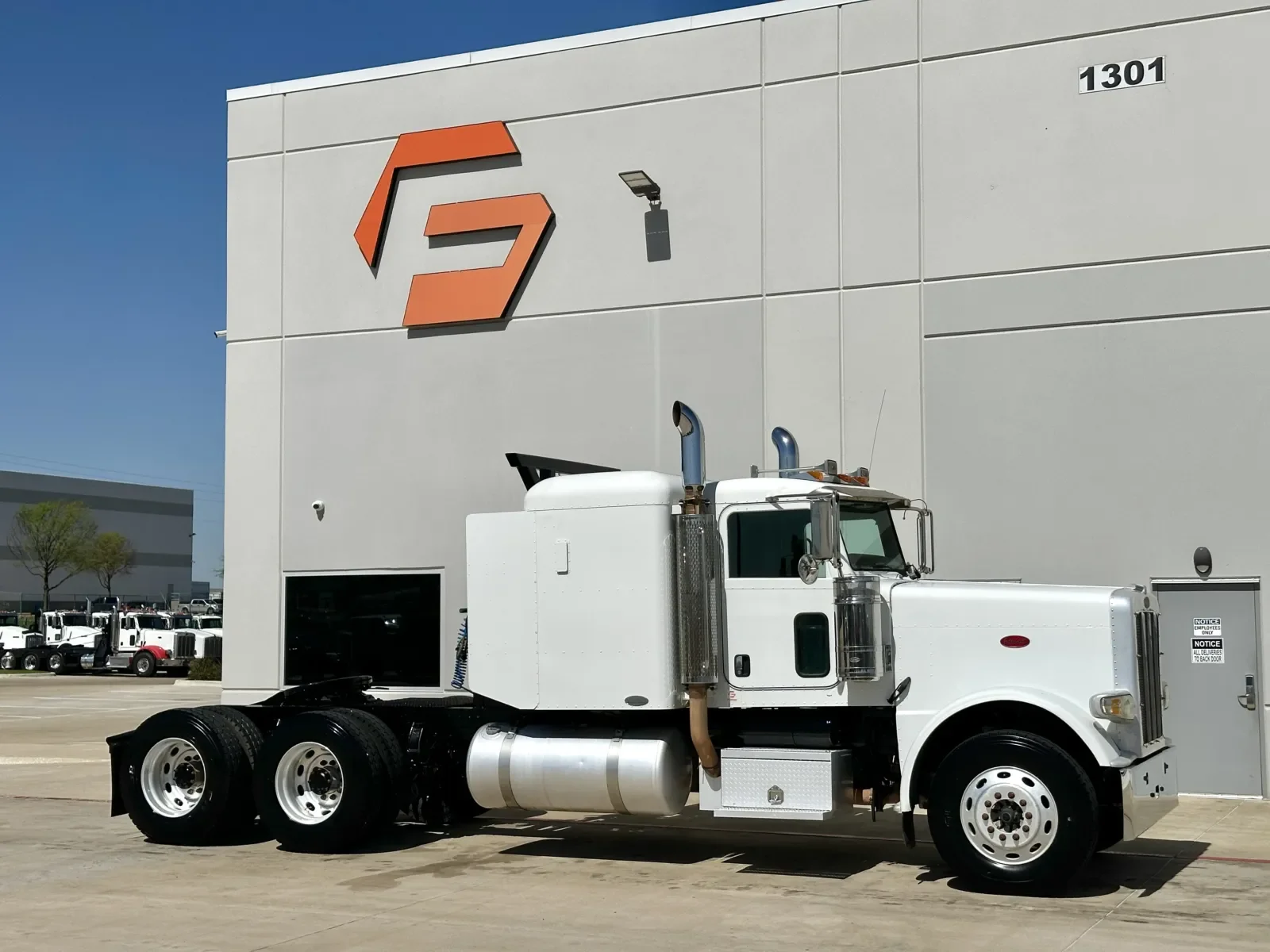 2008 Peterbilt 388 in Hutchins, TX