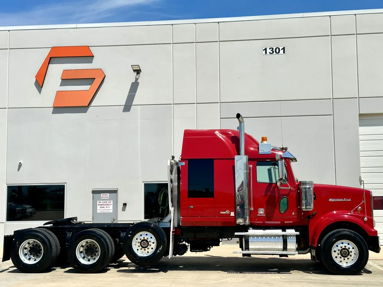 2016 Western Star 4900 in Hutchins, TX — photo 3