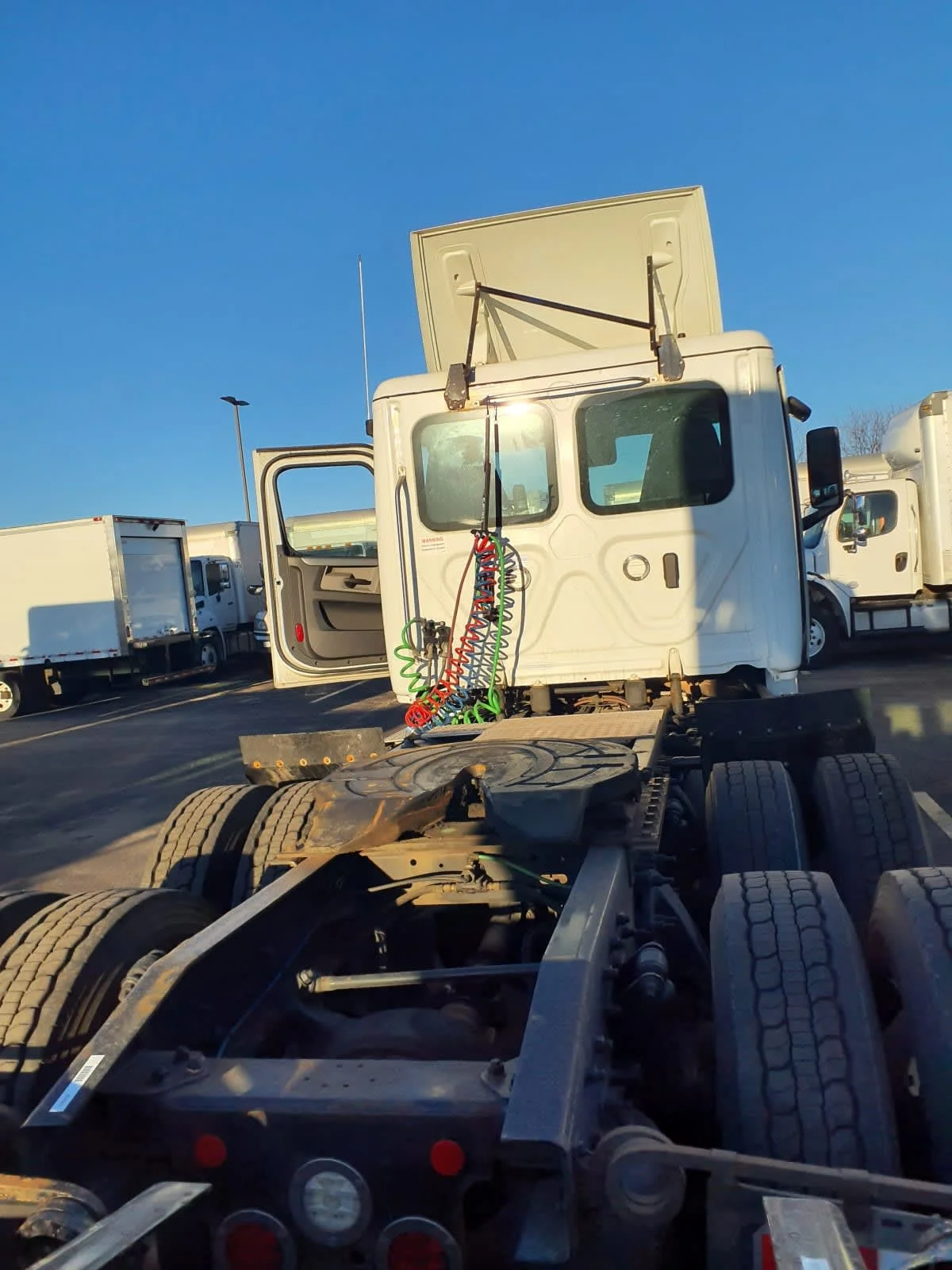 2021 Freightliner Cascadia - image 5