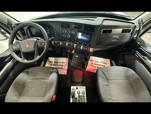 2027 Kenworth T880 in Concord, NC — photo 2