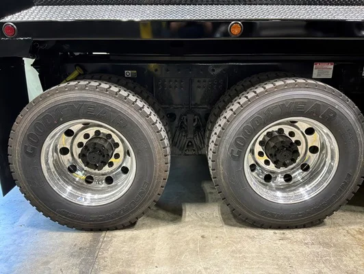 2027 Kenworth T880 in Concord, NC — photo 3