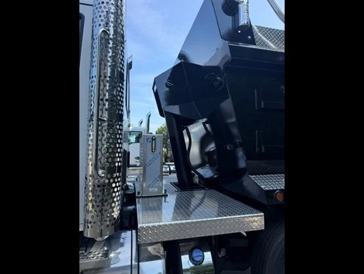 2027 Kenworth T880 in Concord, NC — photo 8