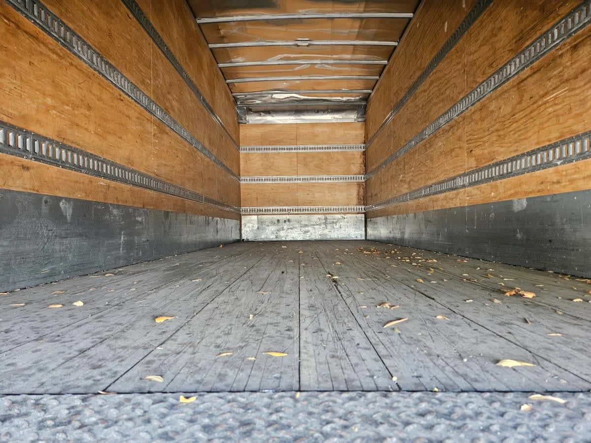 2019 Freightliner M2 106 in Orlando, FL — photo 8