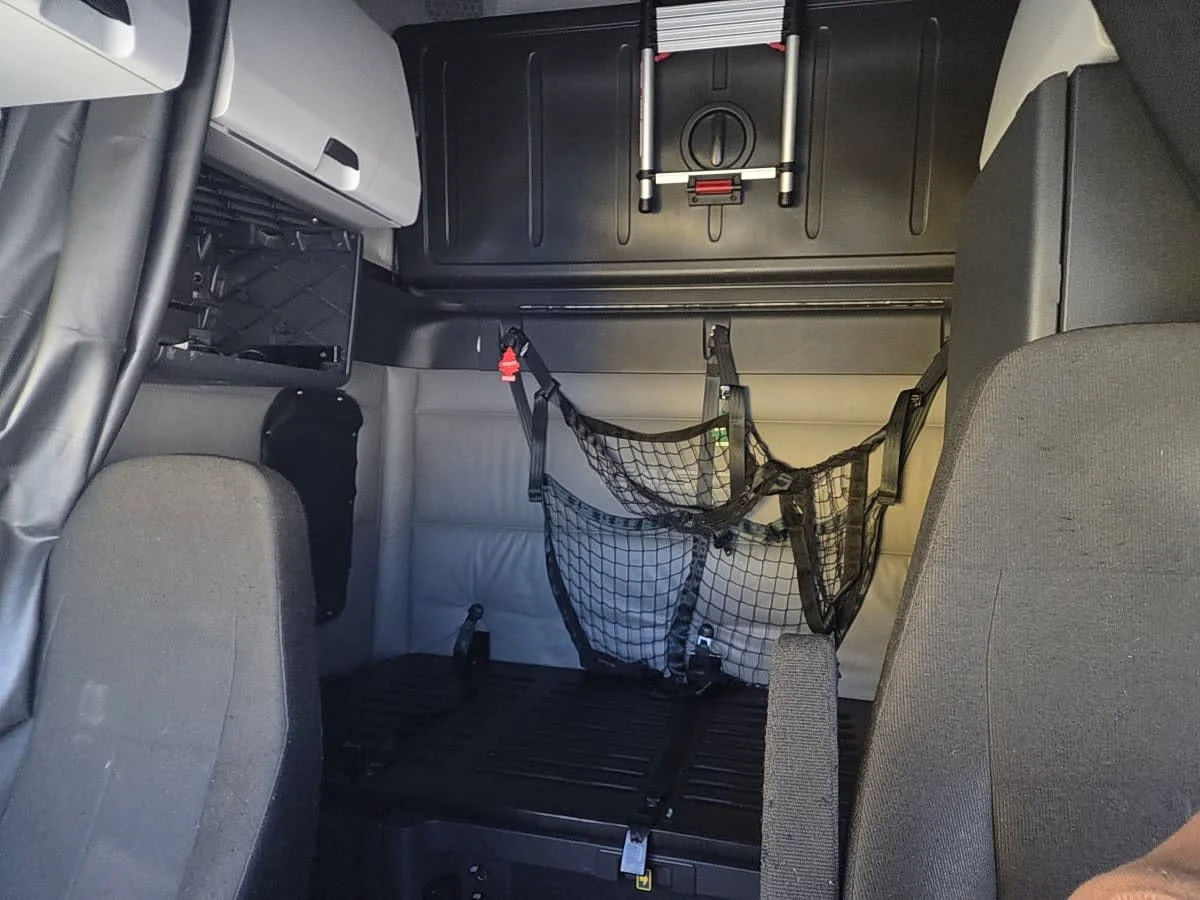 2021 Freightliner Cascadia - image 8