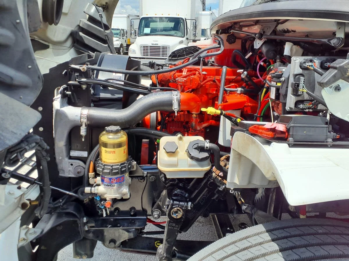 2013 Freightliner M2 106 - image 9