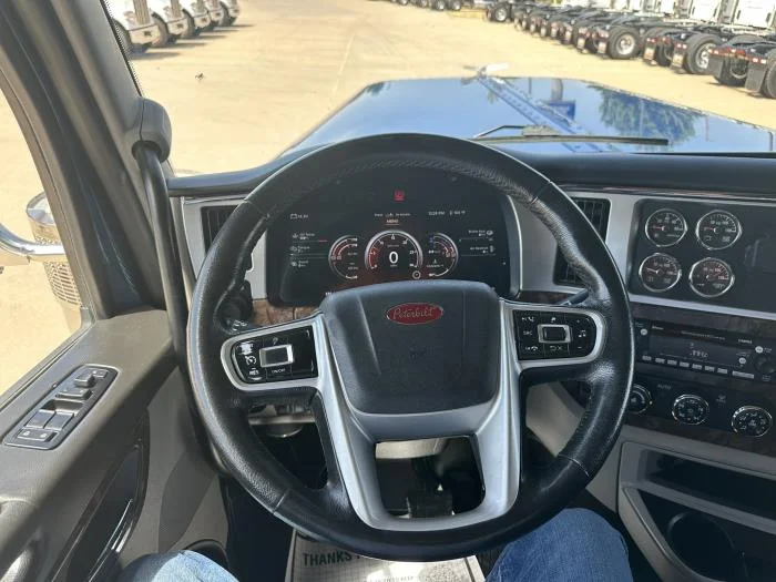 2025 Peterbilt 589 — photo 9