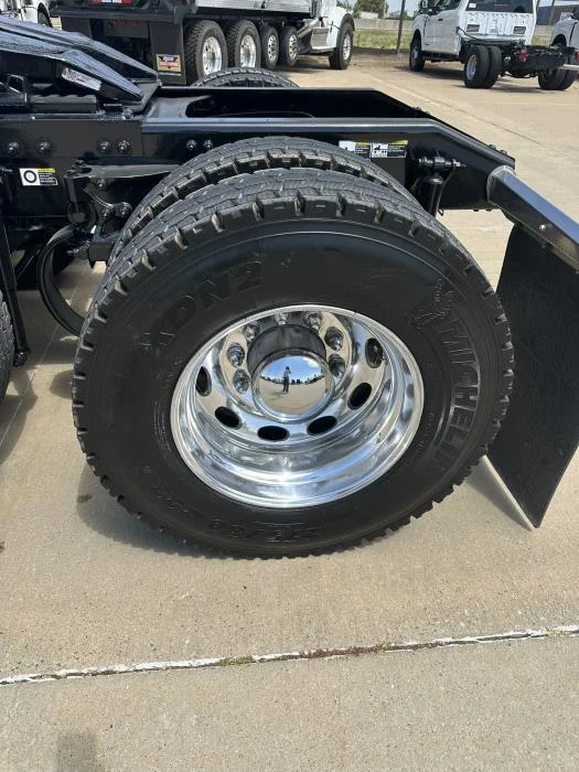 2025 Peterbilt 589 — photo 18