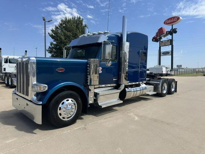 2025 Peterbilt 589 — photo 2