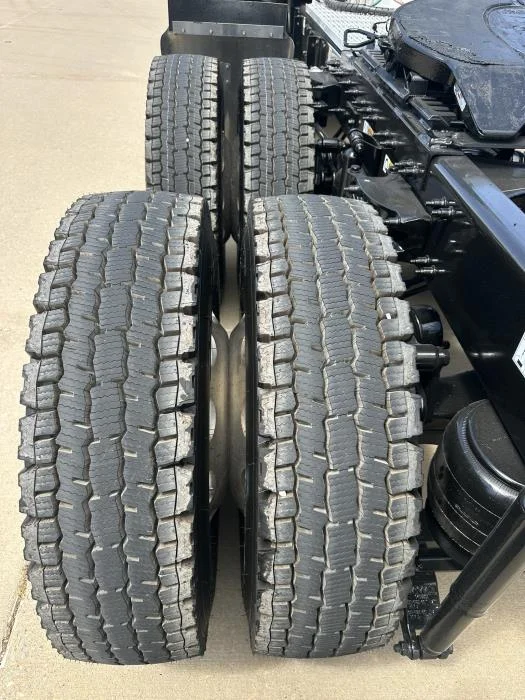 2025 Peterbilt 589 — photo 17