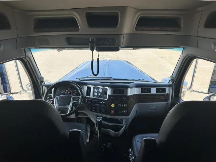 2025 Peterbilt 589 — photo 11