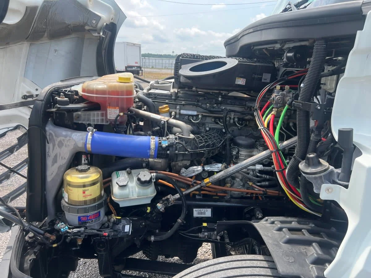 2022 Freightliner Cascadia in Birmingham, AL — photo 8