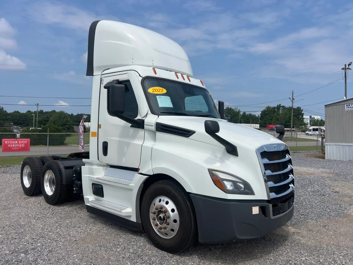 2022 Freightliner Cascadia in Birmingham, AL — photo 3