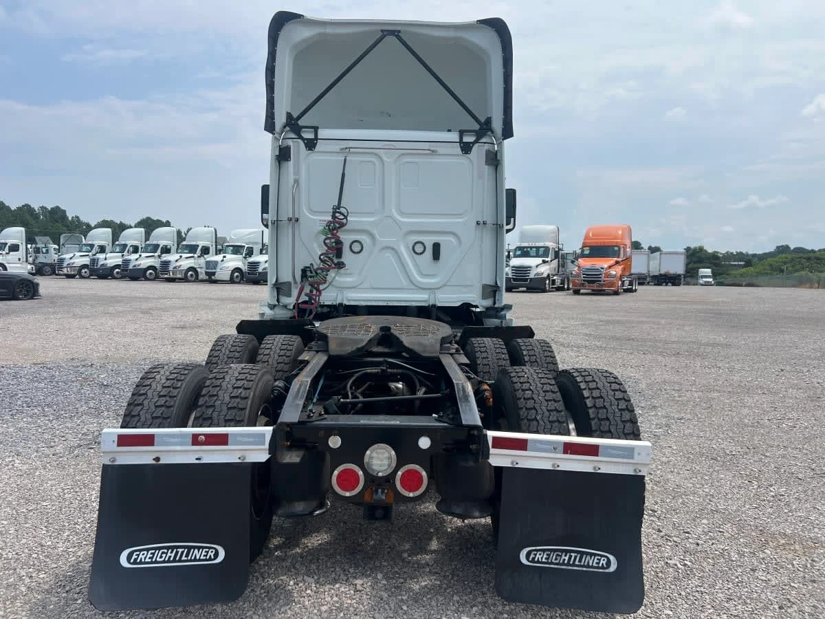 2022 Freightliner Cascadia in Birmingham, AL — photo 5