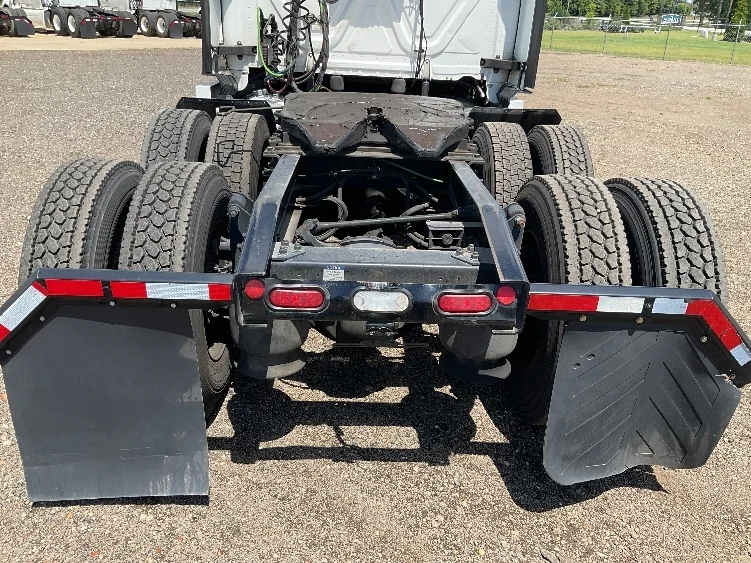 2020 Freightliner Cascadia - image 6