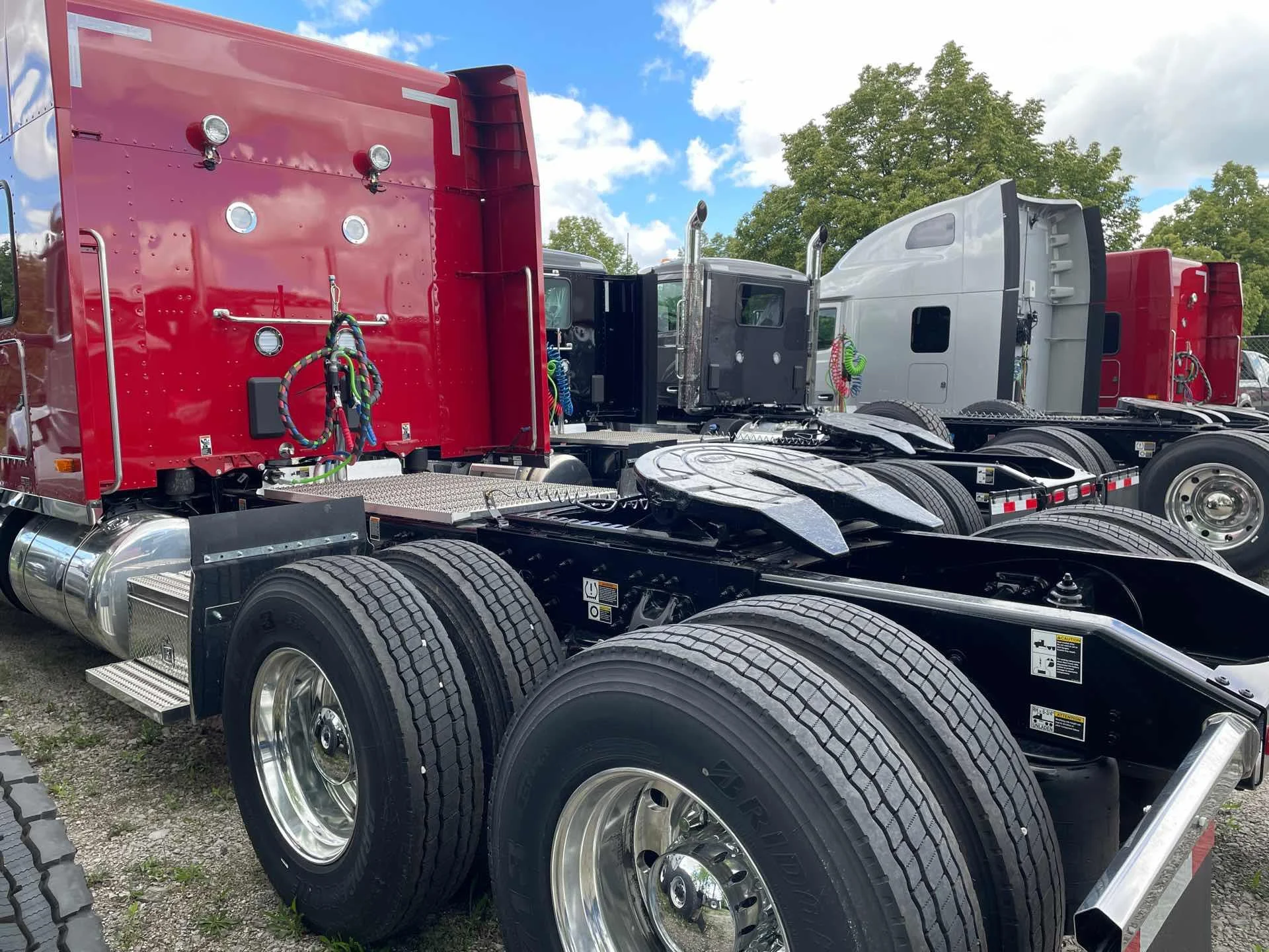 2027 Peterbilt 589 in Etna, OH — photo 9