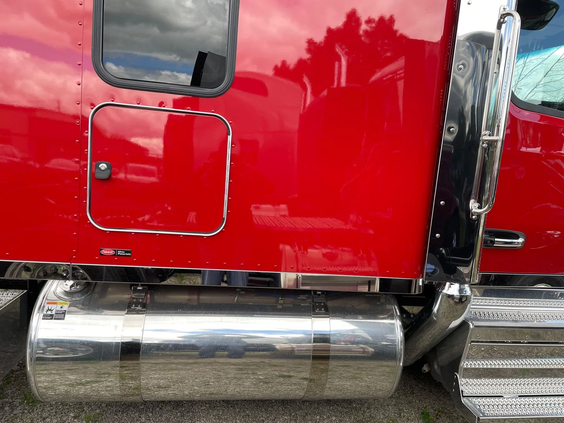 2027 Peterbilt 589 in Etna, OH — photo 4