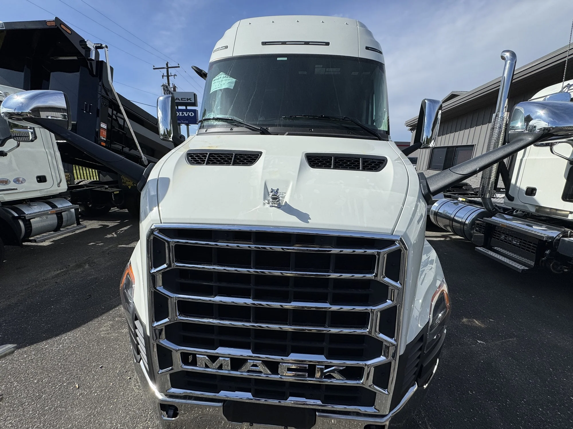 2027 Mack Anthem in Delmar, MD — photo 2