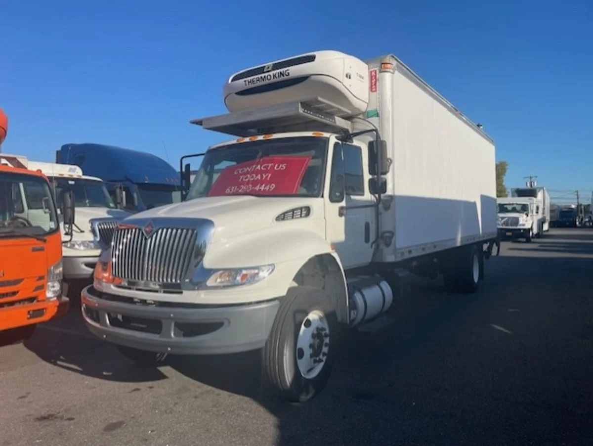 2018 International 4300 in Farmingdale, NY