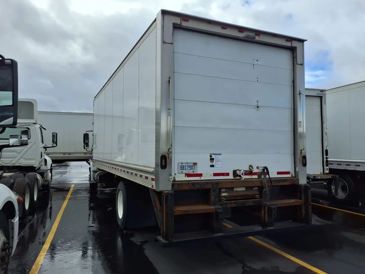 2017 International 4300 in Taylor, MI — photo 4