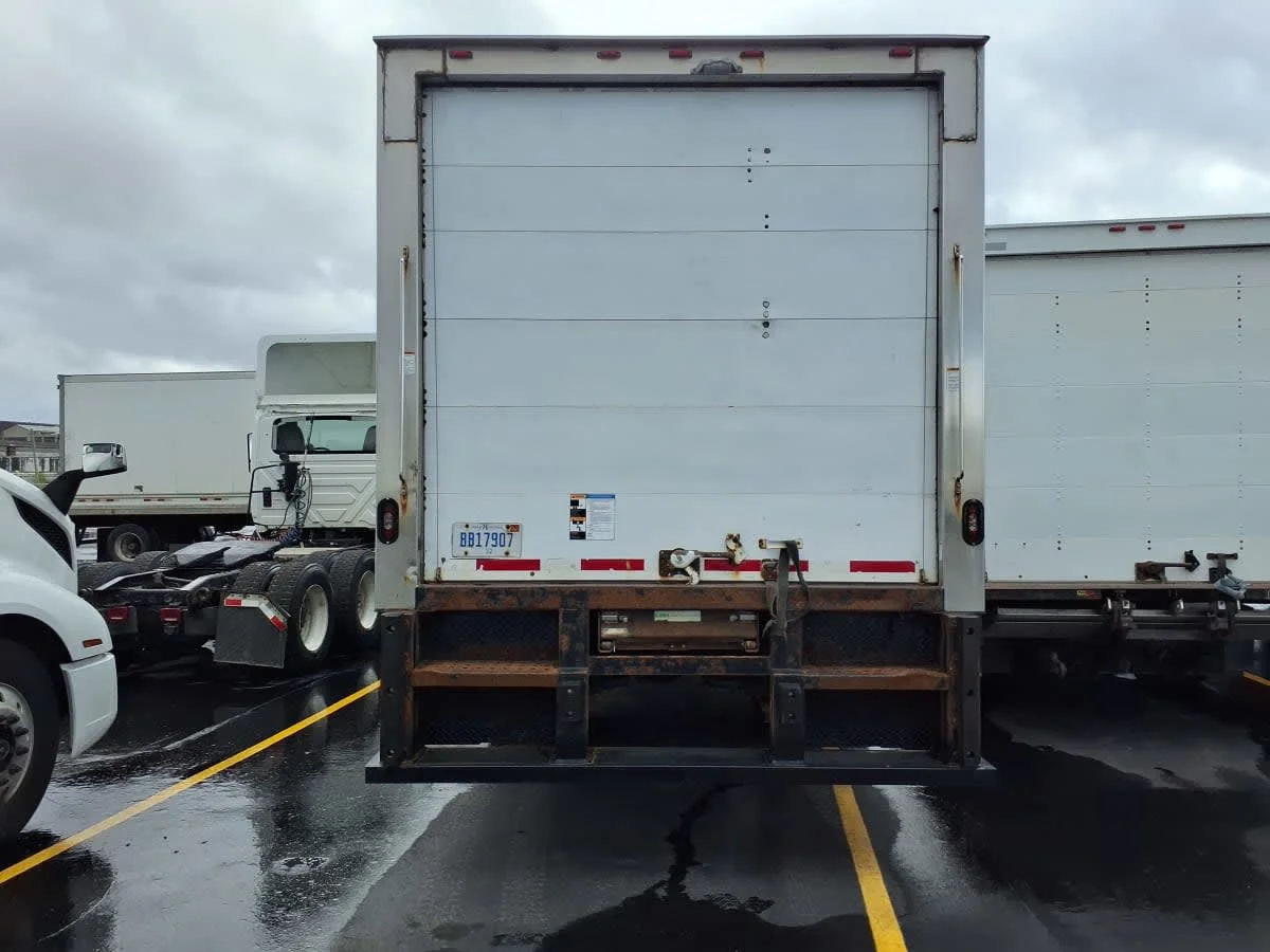 2017 International 4300 in Taylor, MI — photo 5