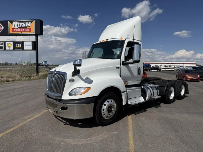 2021 International LT — photo 2