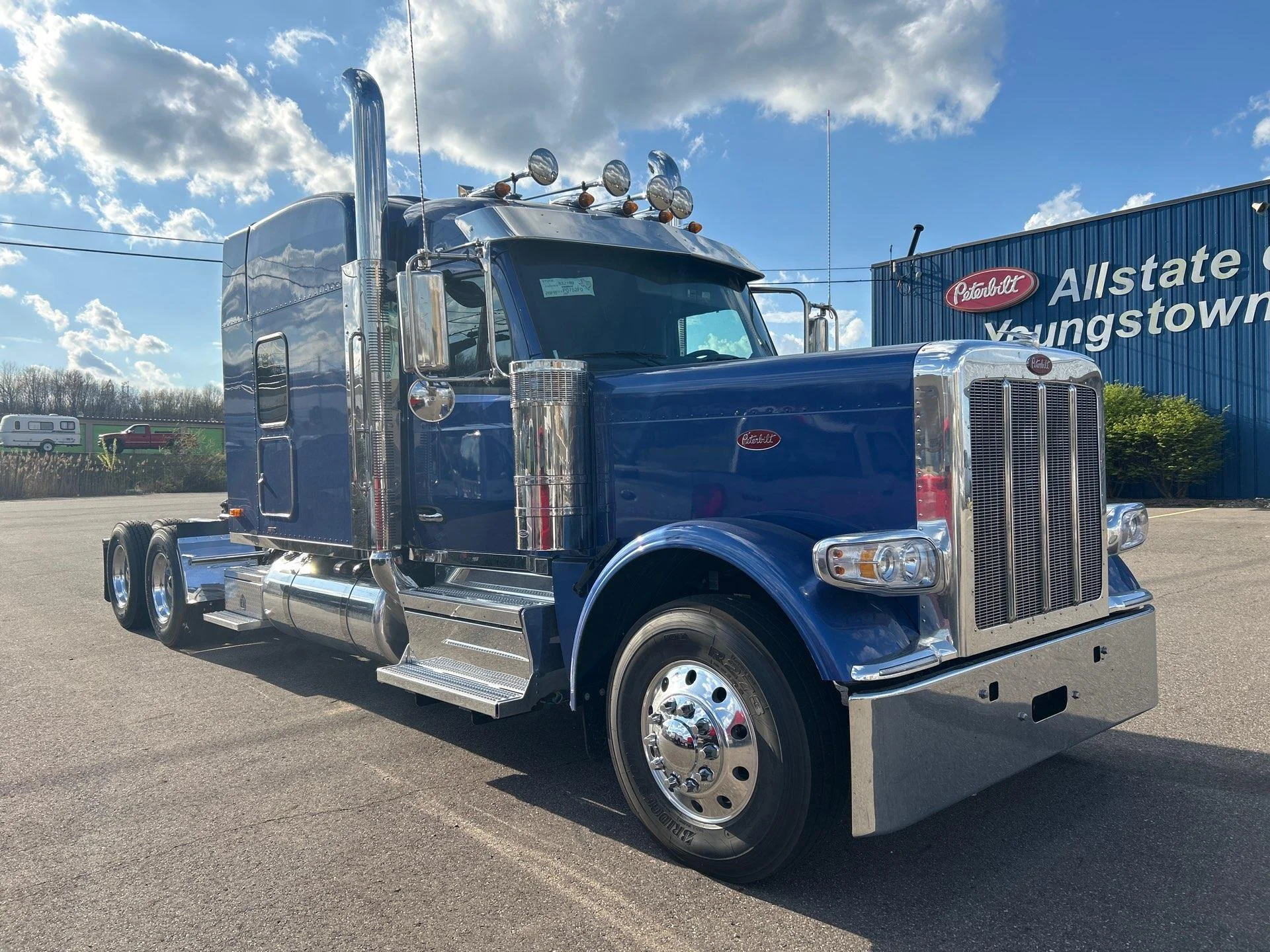 2027 Peterbilt 589 in Youngstown, OH — photo 2