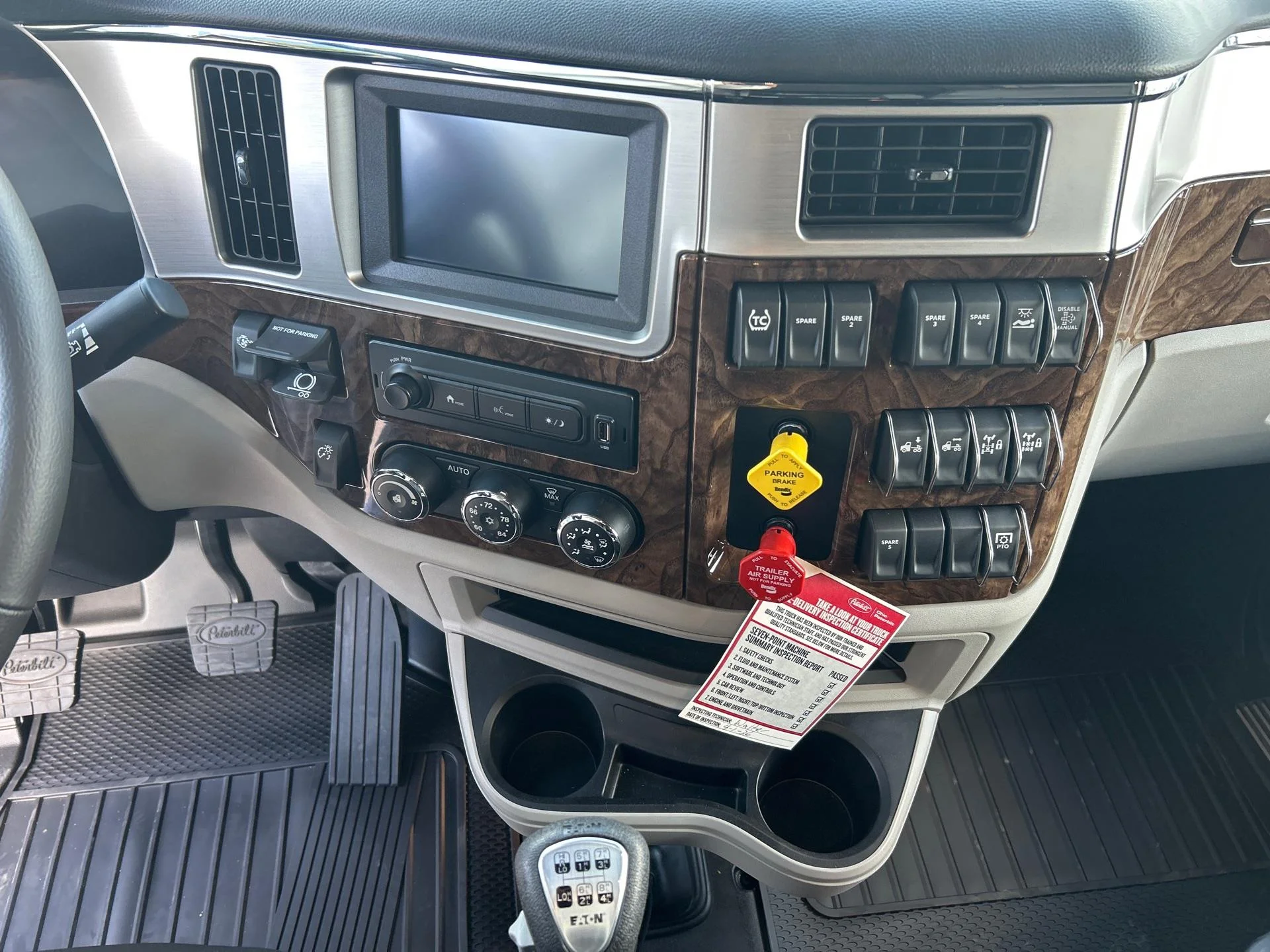 2027 Peterbilt 589 in Youngstown, OH — photo 4