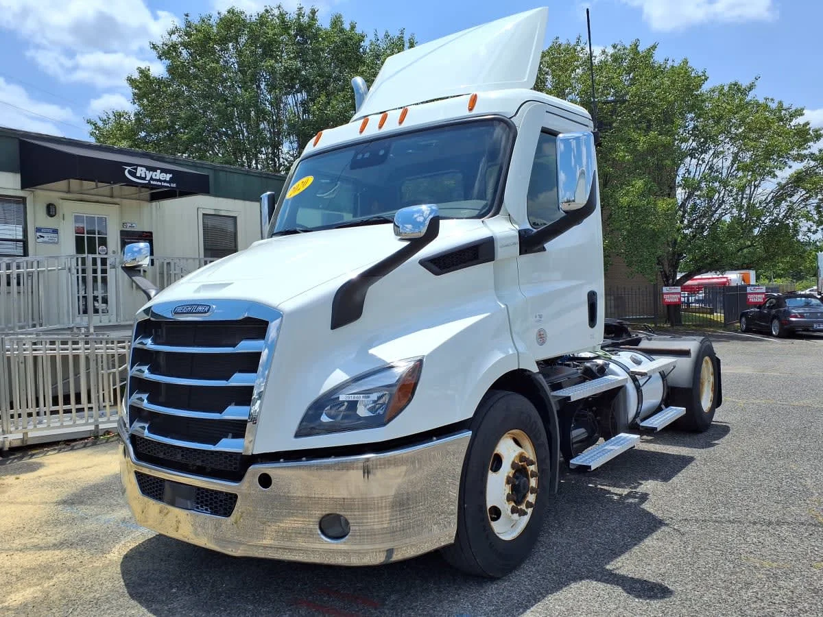 2020 Freightliner Cascadia in Knoxville, TN