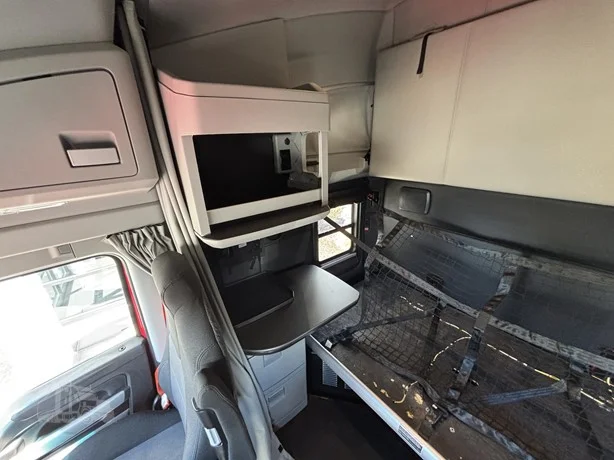 2023 Kenworth T680 - image 15