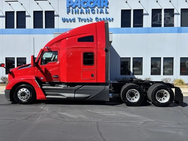2023 Kenworth T680 - image 7