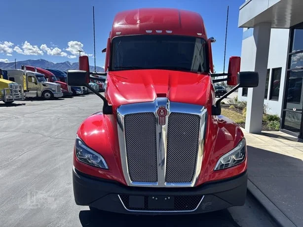 2023 Kenworth T680 in Salt Lake City, UT — photo 2
