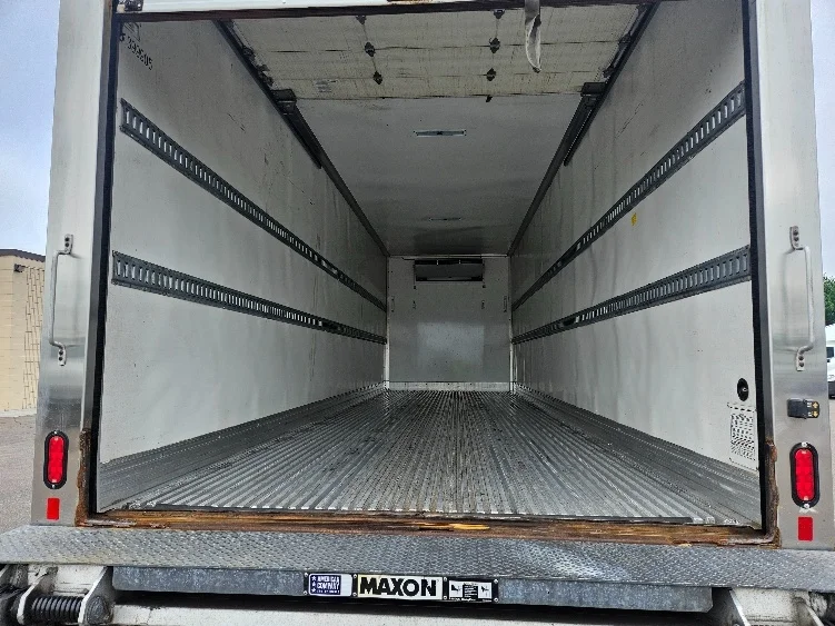 2022 Freightliner eM2 in Brooklyn Park, MN — photo 8
