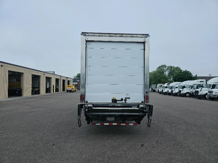 2022 Freightliner eM2 in Brooklyn Park, MN — photo 7
