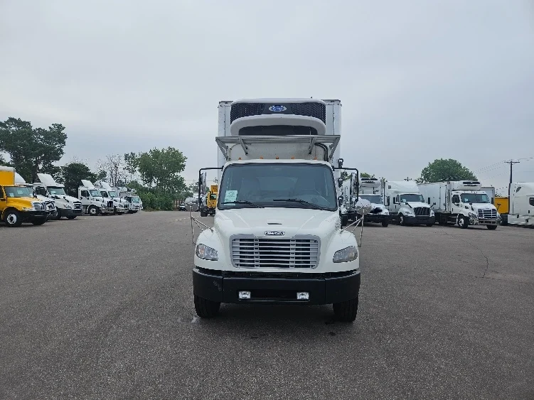 2022 Freightliner eM2 in Brooklyn Park, MN — photo 2
