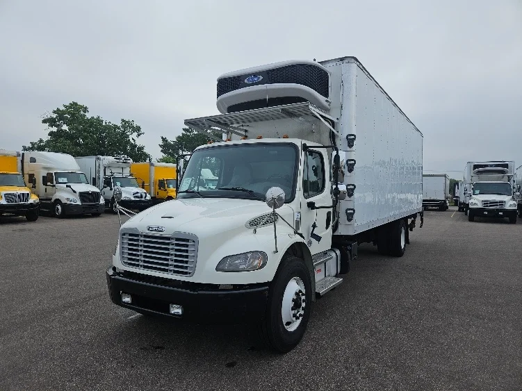 2022 Freightliner eM2 in Brooklyn Park, MN — photo 3
