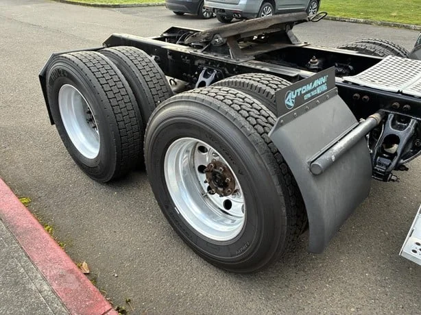 2021 Kenworth T680 in Portland, OR — photo 6