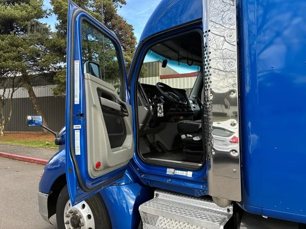 2021 Kenworth T680 in Portland, OR — photo 9
