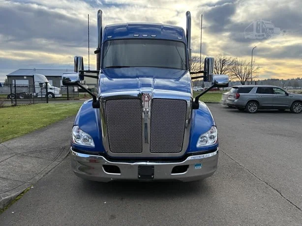 2021 Kenworth T680 in Portland, OR — photo 3