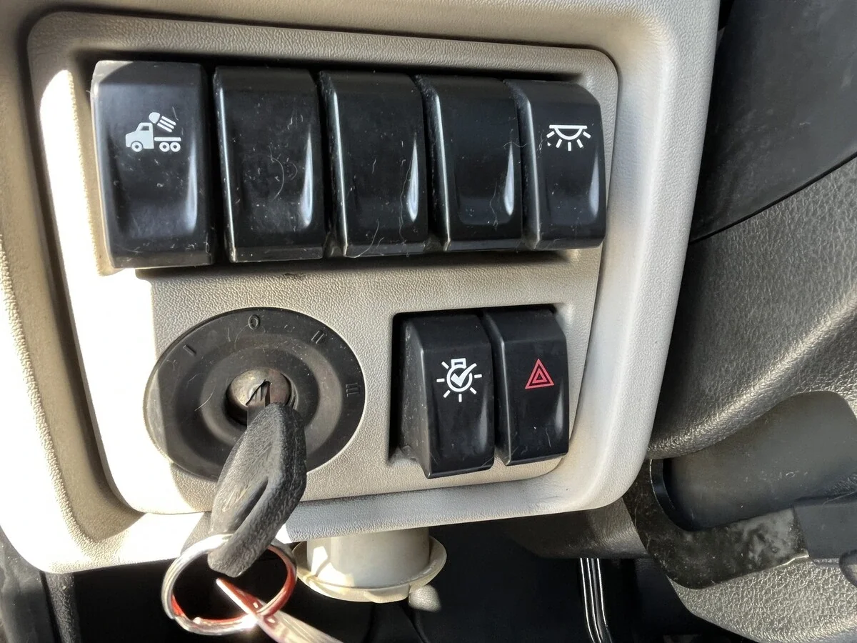 2023 Peterbilt 579 - image 19