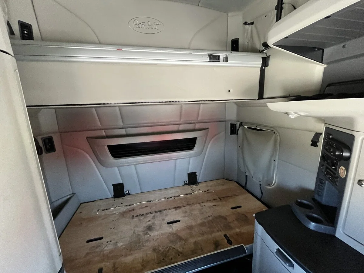 2023 Peterbilt 579 - image 29