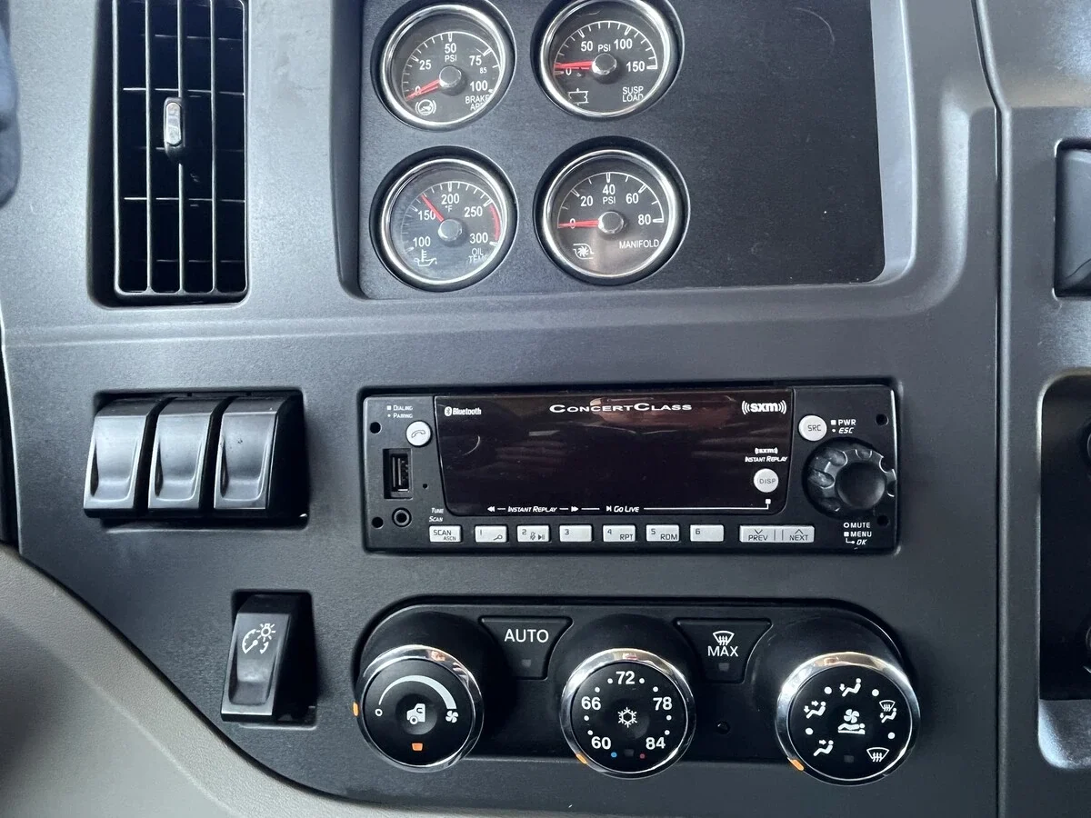 2023 Peterbilt 579 - image 22