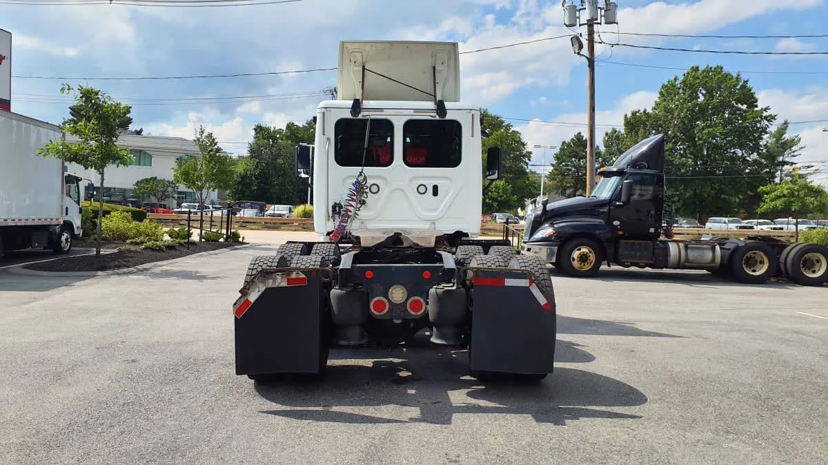 2018 Freightliner Cascadia in Norwood, MA — photo 5