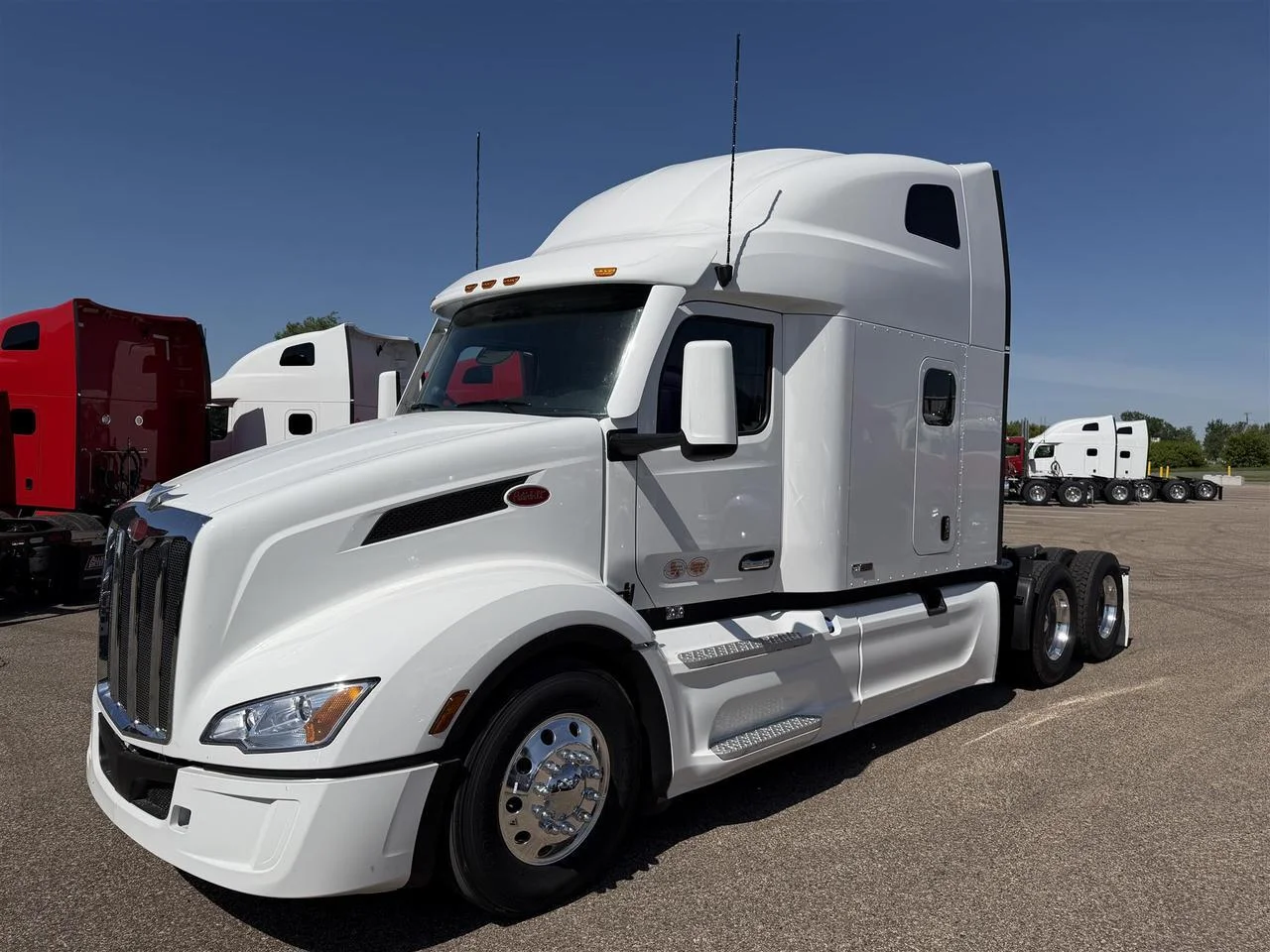 2027 Peterbilt 579 in Eau Claire, WI — photo 12
