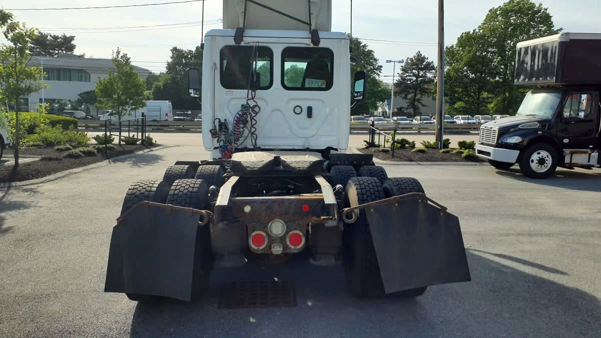2019 Freightliner Cascadia in Norwood, MA — photo 5